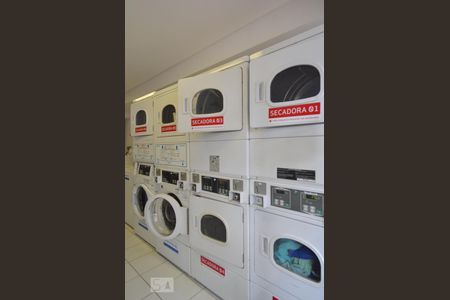 Apartamento à venda com 69m², 2 quartos e 2 vagasÁrea comum - lavanderia