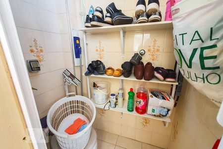 Apartamento à venda com 73m², 3 quartos e sem vagaBanheiro de Serviço