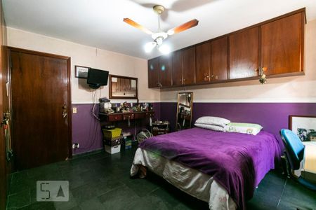 Casa à venda com 350m², 3 quartos e 4 vagasSuíte 2