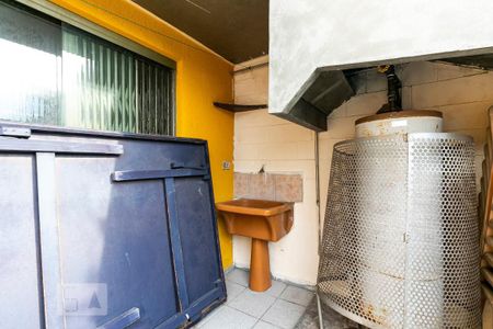 Casa à venda com 350m², 3 quartos e 4 vagasQuintal Fundos