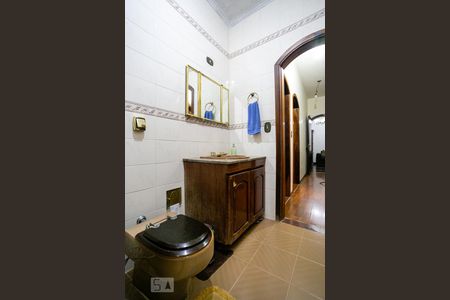 Casa à venda com 350m², 4 quartos e 8 vagasBanheiro