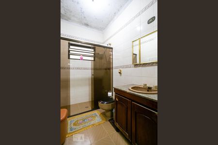 Casa à venda com 350m², 4 quartos e 8 vagasBanheiro