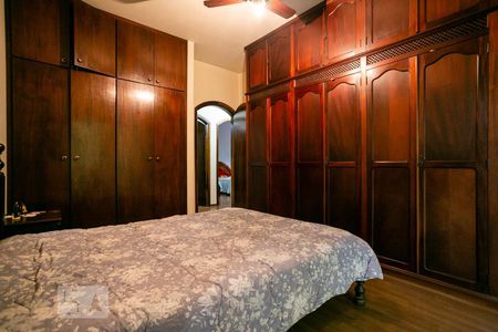 Casa à venda com 350m², 4 quartos e 8 vagasSuíte 1