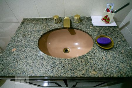 Casa à venda com 350m², 4 quartos e 8 vagasBanheiro da Suíte 1