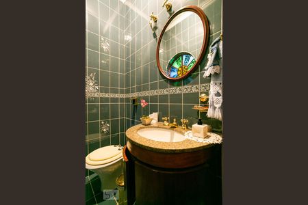 Casa à venda com 350m², 4 quartos e 8 vagasLavabo