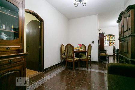 Casa à venda com 350m², 4 quartos e 8 vagasSala de TV