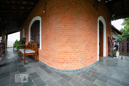 Casa à venda com 350m², 4 quartos e 8 vagasVaranda da sala