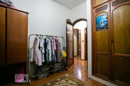 Casa à venda com 350m², 4 quartos e 8 vagasQuarto 2