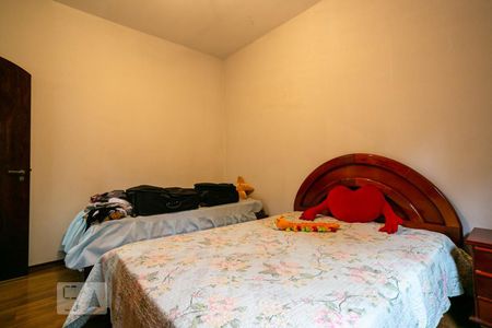 Casa à venda com 350m², 4 quartos e 8 vagasQuarto 1