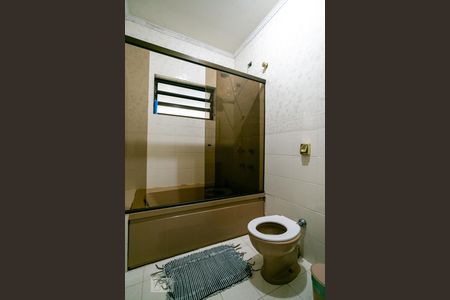 Casa à venda com 350m², 4 quartos e 8 vagasBanheiro da Suíte 1