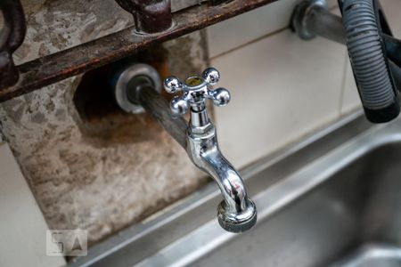 Casa à venda com 350m², 4 quartos e 8 vagasÁrea de serviço e churrasqueira