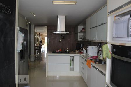 Apartamento à venda com 380m², 4 quartos e 3 vagasCozinha