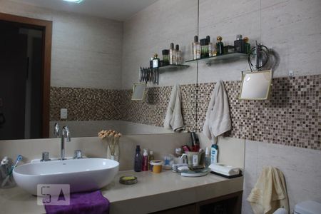 Apartamento à venda com 380m², 4 quartos e 3 vagasBanheiro - Suíte 1