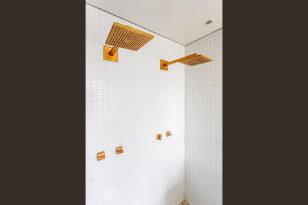 Apartamento à venda com 78m², 1 quarto e sem vagaChuveiros do Banheiro da Suite