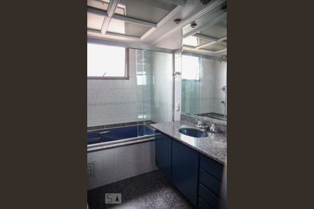 Apartamento para alugar com 190m², 4 quartos e 4 vagasBanheiro da Suíte 2