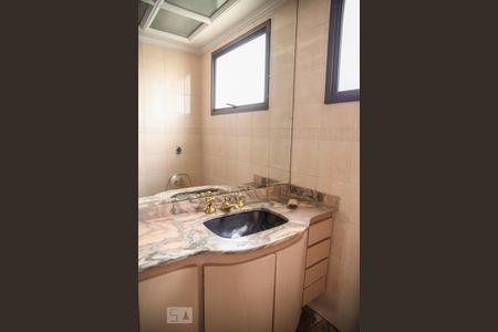 Apartamento para alugar com 190m², 4 quartos e 4 vagasBanheiro da Suíte 1