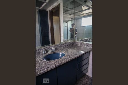 Apartamento para alugar com 190m², 4 quartos e 4 vagasBanheiro da Suíte 2