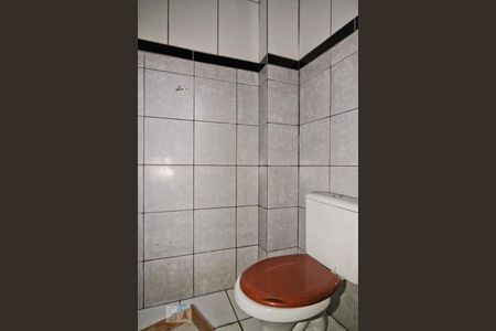 Banheiro de casa para alugar com 1 quarto, 35m² em Jardim Almanara, São Paulo