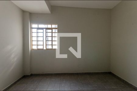 Quarto 1 de casa para alugar com 2 quartos, 55m² em Jardim Almanara, São Paulo