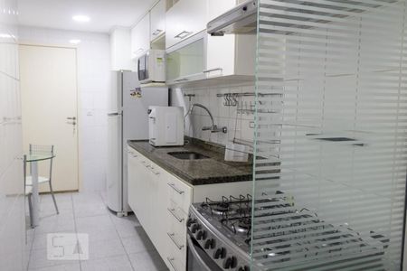 Apartamento à venda com 104m², 3 quartos e 1 vagaCozinha e Área de Serviço