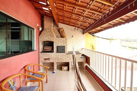 Casa à venda com 214m², 3 quartos e 2 vagasVaranda gourmet