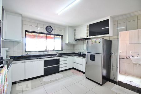 Casa à venda com 214m², 3 quartos e 2 vagasCozinha