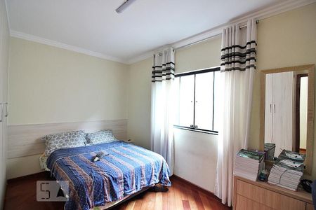 Casa à venda com 214m², 3 quartos e 2 vagasQuarto 3
