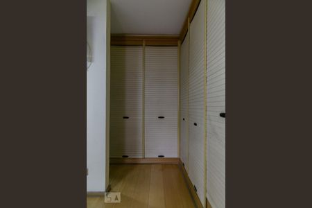 Apartamento para alugar com 300m², 5 quartos e 2 vagas Apartamento para alugar com 300m², 5 quartos e 2 vagasSuíte 2