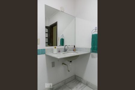 Apartamento para alugar com 300m², 5 quartos e 2 vagas Apartamento para alugar com 300m², 5 quartos e 2 vagasBanheiro da suíte 3