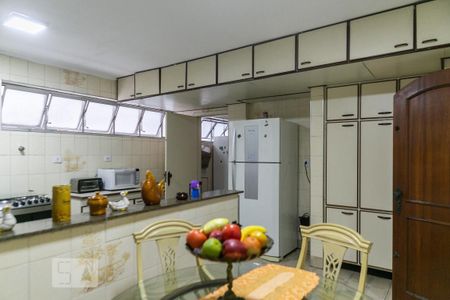 Apartamento para alugar com 300m², 5 quartos e 2 vagas Apartamento para alugar com 300m², 5 quartos e 2 vagasCozinha