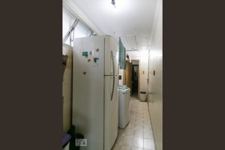 Apartamento para alugar com 300m², 5 quartos e 2 vagas Apartamento para alugar com 300m², 5 quartos e 2 vagasLavanderia