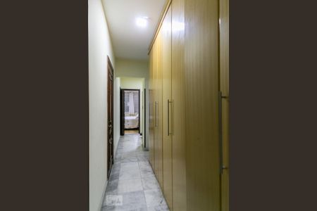 Apartamento para alugar com 300m², 5 quartos e 2 vagas Apartamento para alugar com 300m², 5 quartos e 2 vagasCorredor