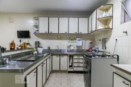 Apartamento para alugar com 300m², 5 quartos e 2 vagas Apartamento para alugar com 300m², 5 quartos e 2 vagasCozinha