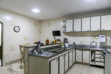 Apartamento para alugar com 300m², 5 quartos e 2 vagas Apartamento para alugar com 300m², 5 quartos e 2 vagasCozinha