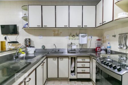 Apartamento para alugar com 300m², 5 quartos e 2 vagas Apartamento para alugar com 300m², 5 quartos e 2 vagasCozinha