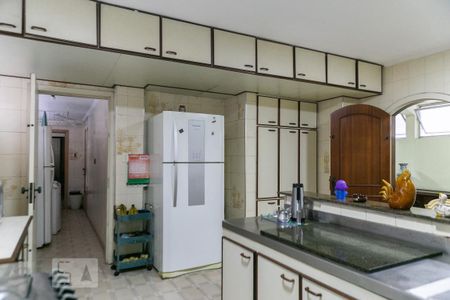 Apartamento para alugar com 300m², 5 quartos e 2 vagas Apartamento para alugar com 300m², 5 quartos e 2 vagasCozinha