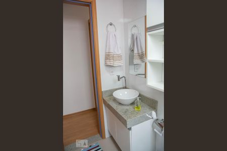 Apartamento à venda com 42m², 2 quartos e 1 vaga Apartamento à venda com 42m², 2 quartos e 1 vagaBanheiro