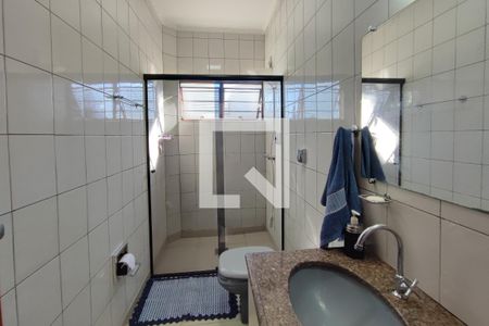 Casa à venda com 154m², 3 quartos e 4 vagasBanheiro Social