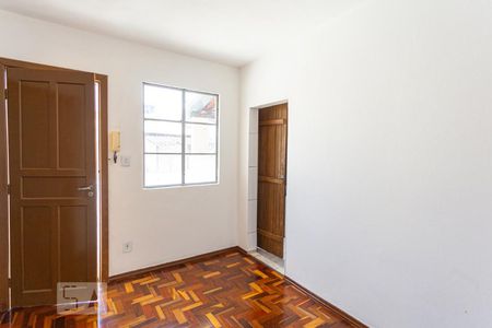 Sala de kitnet/studio para alugar com 1 quarto, 45m² em Santa Tereza, Belo Horizonte