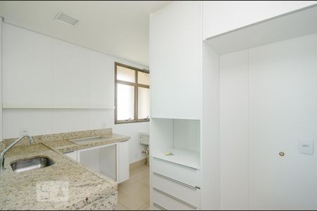 Cozinha de apartamento para alugar com 1 quarto, 53m² em Vila Castela, Nova Lima