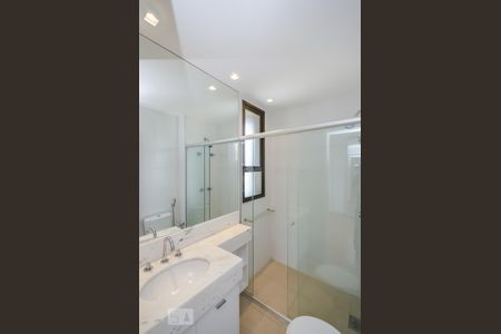 Apartamento para alugar com 53m², 1 quarto e 2 vagas Apartamento para alugar com 53m², 1 quarto e 2 vagasBanheiro da Suíte
