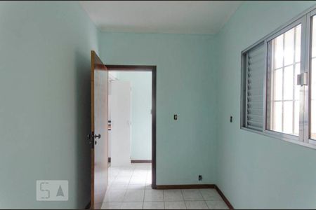 Casa à venda com 640m², 4 quartos e 2 vagasQuarto de Serviço