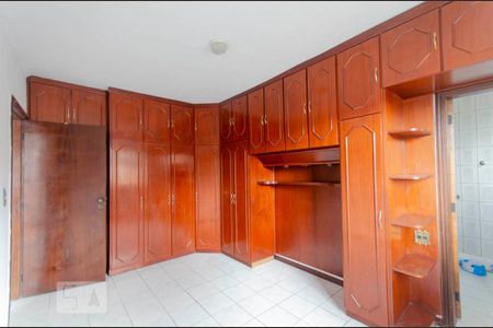 Casa à venda com 640m², 4 quartos e 2 vagasSuíte