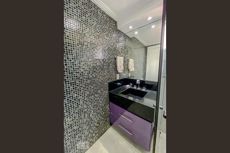 Apartamento à venda com 189m², 3 quartos e 3 vagasBanheiro da Suite 2