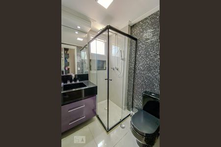 Apartamento à venda com 189m², 3 quartos e 3 vagasBanheiro da Suite 2