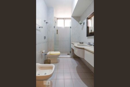 Apartamento para alugar com 260m², 3 quartos e 2 vagasBanheiro Social