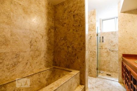 Apartamento para alugar com 260m², 3 quartos e 2 vagasBanheiro da Suíte