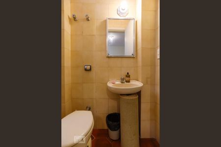 Apartamento para alugar com 260m², 3 quartos e 2 vagasBanheiro de Serviço