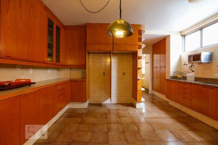 Apartamento para alugar com 260m², 3 quartos e 2 vagasCozinha