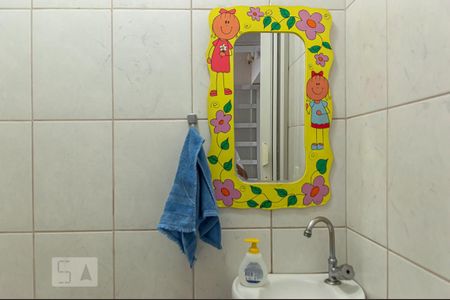 Casa à venda com 200m², 3 quartos e 3 vagasBanheiro 2